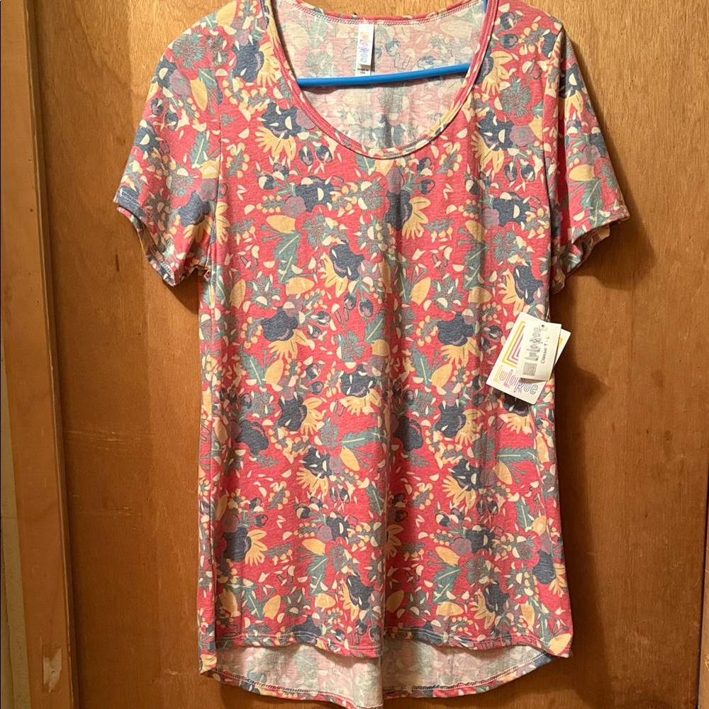 LuLaRoe Coral Floral Scoop Neck Short Sleeve Top
